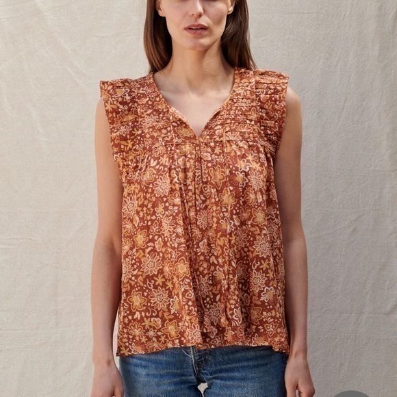 Sundry Tops - NWT Sundry Floral Flutter Sleeve Blouse Size 2 or M Color Curry